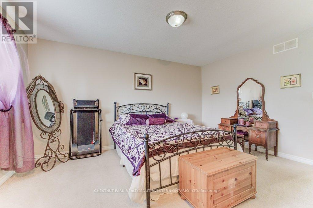 Photo 23 of 404 Tealby Crescent, Waterloo ON