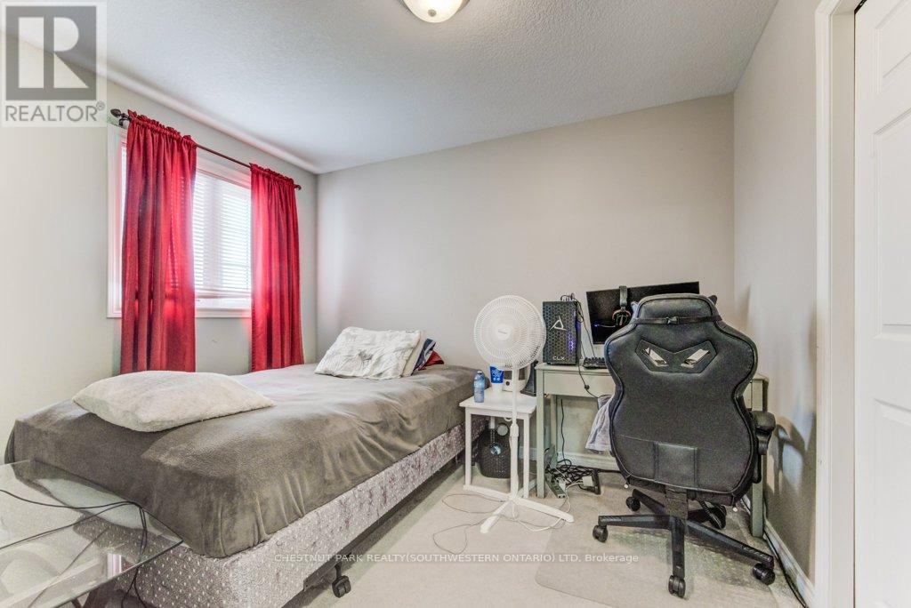 Photo 26 of 404 Tealby Crescent, Waterloo ON