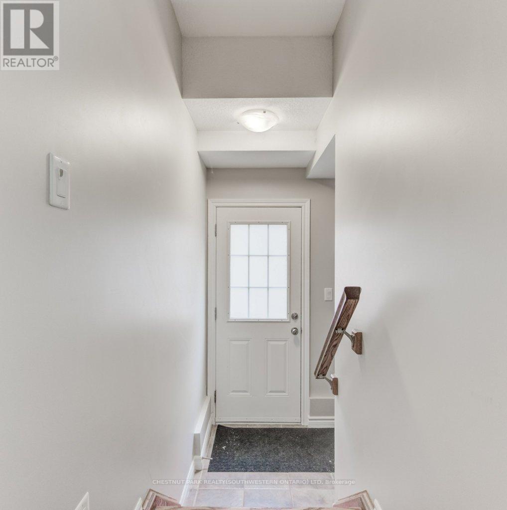 Photo 29 of 404 Tealby Crescent, Waterloo ON