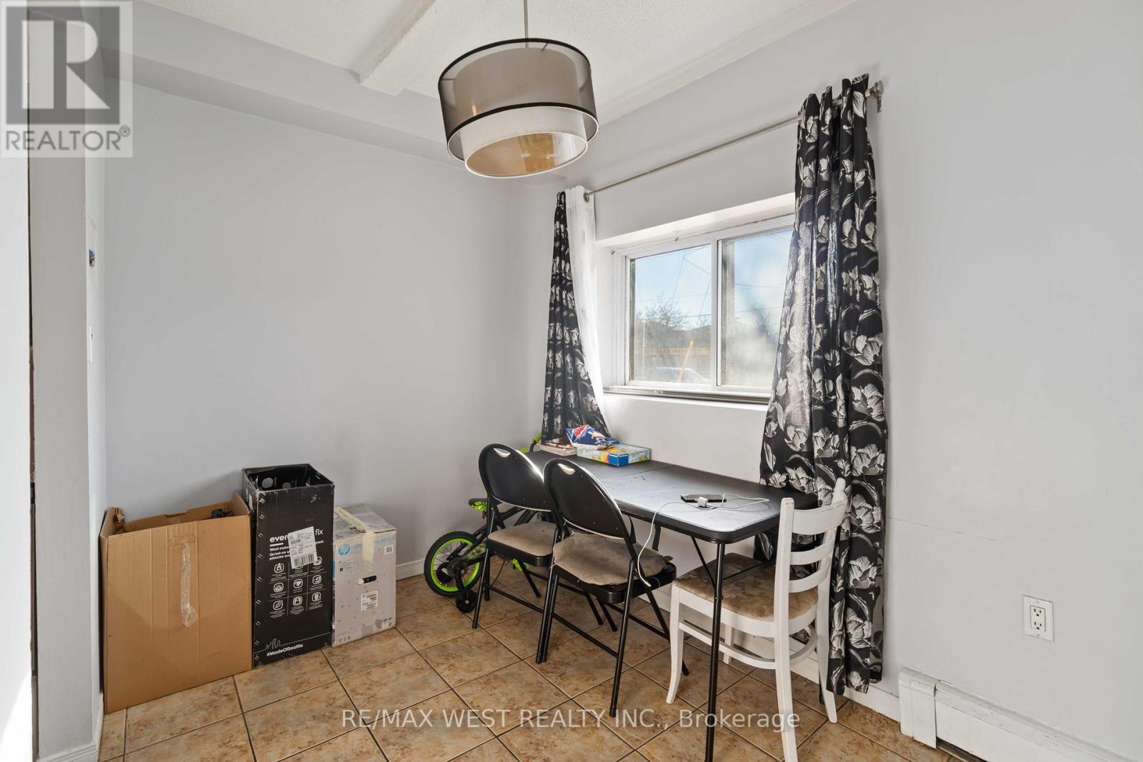 Photo 13 of 90 283 Fairway Road N, Kitchener ON