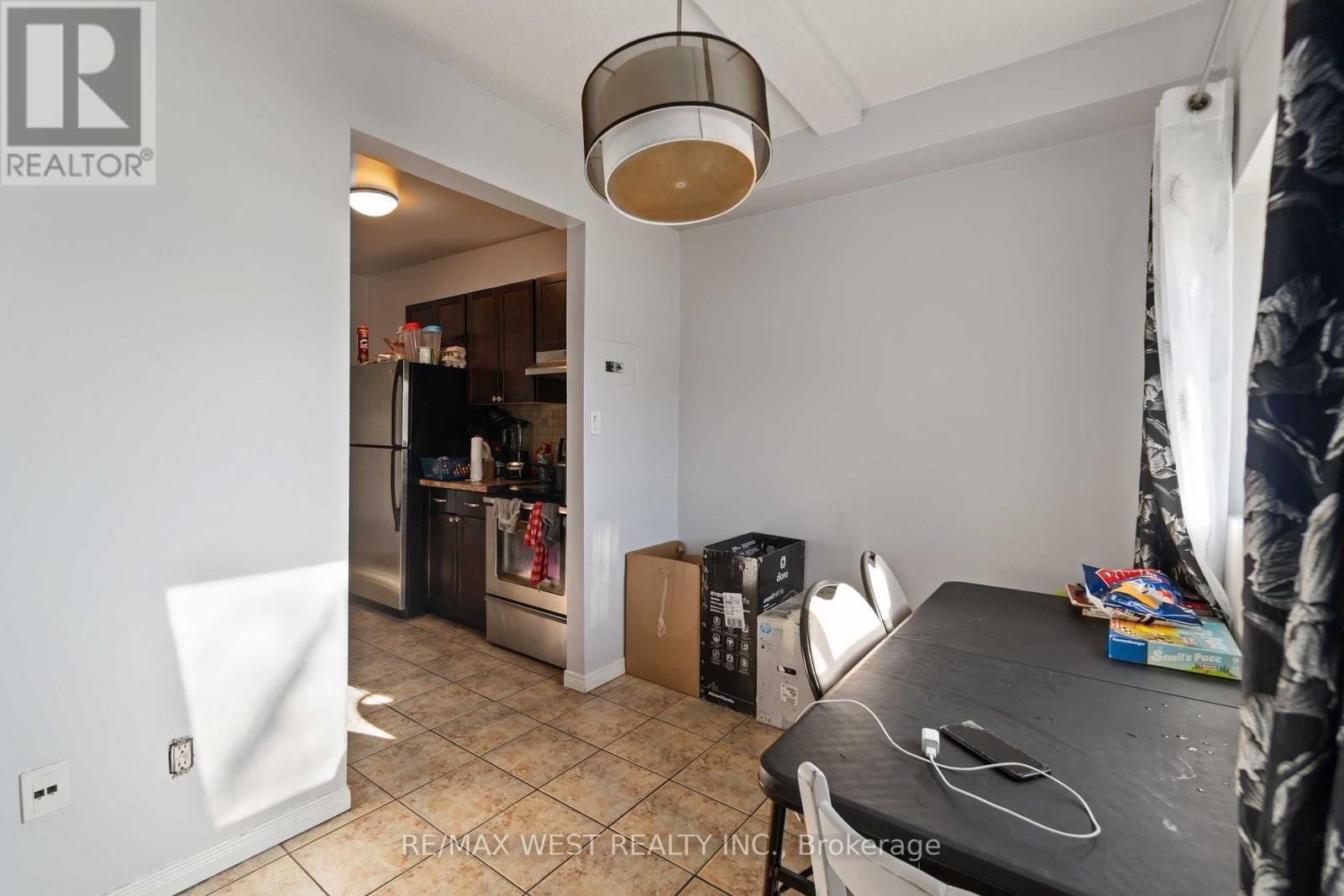 Photo 14 of 90 283 Fairway Road N, Kitchener ON
