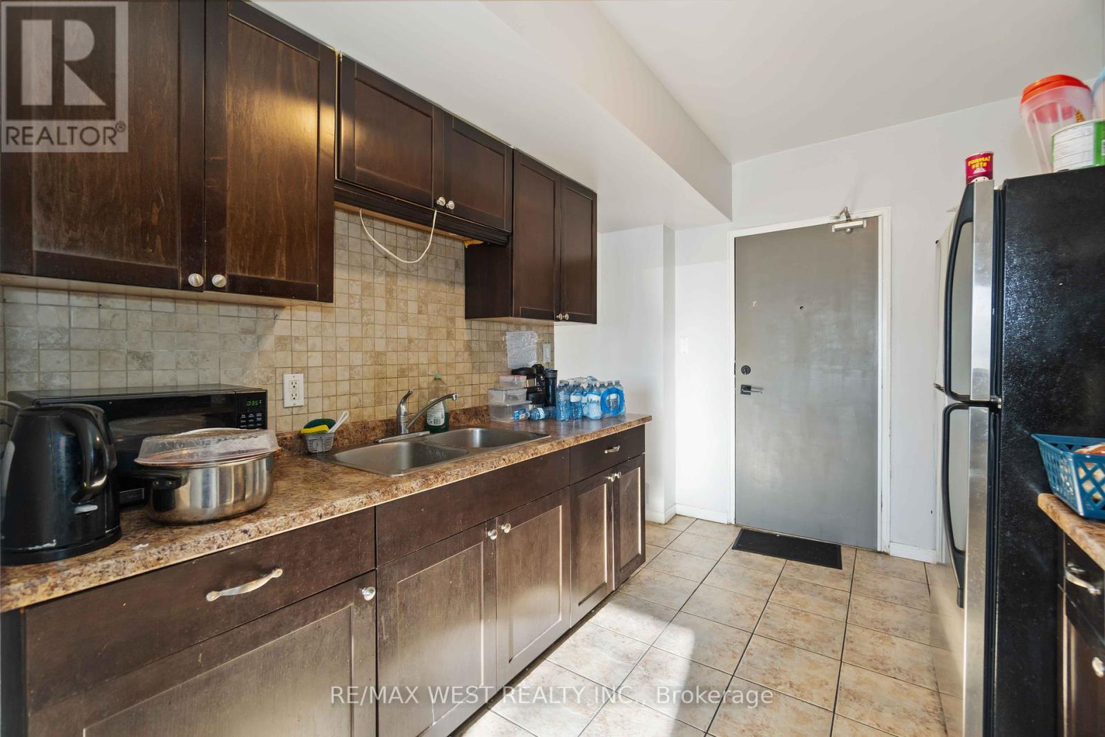 Photo 17 of 90 283 Fairway Road N, Kitchener ON