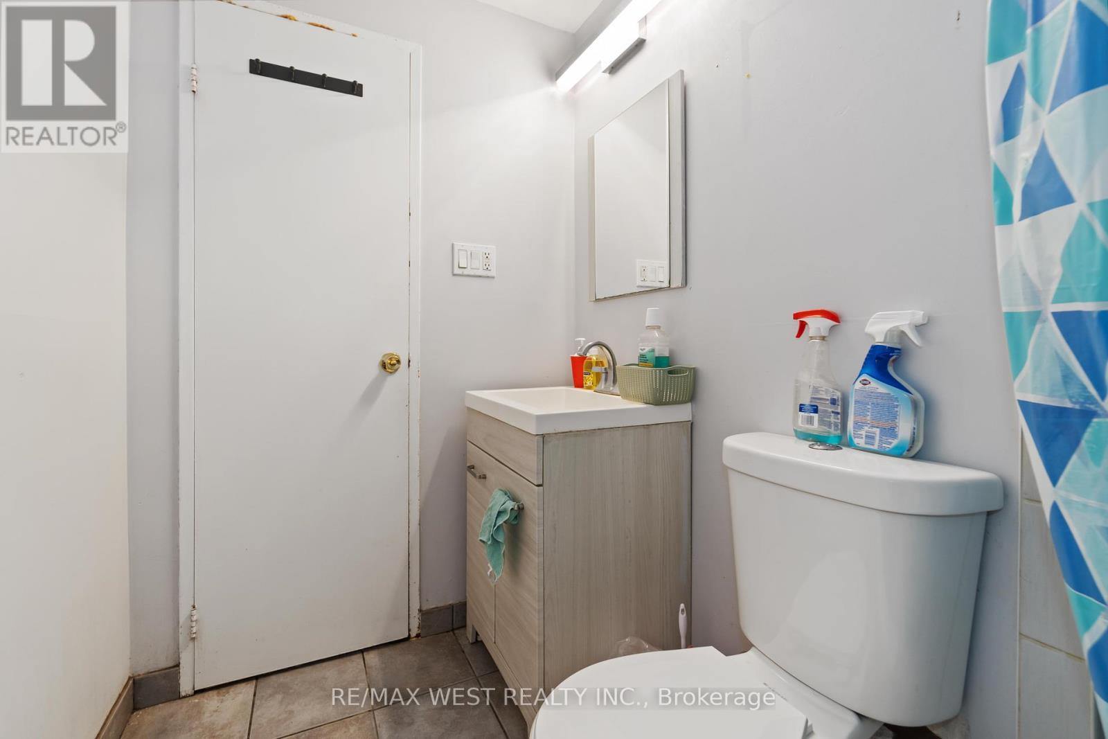 Photo 21 of 90 283 Fairway Road N, Kitchener ON