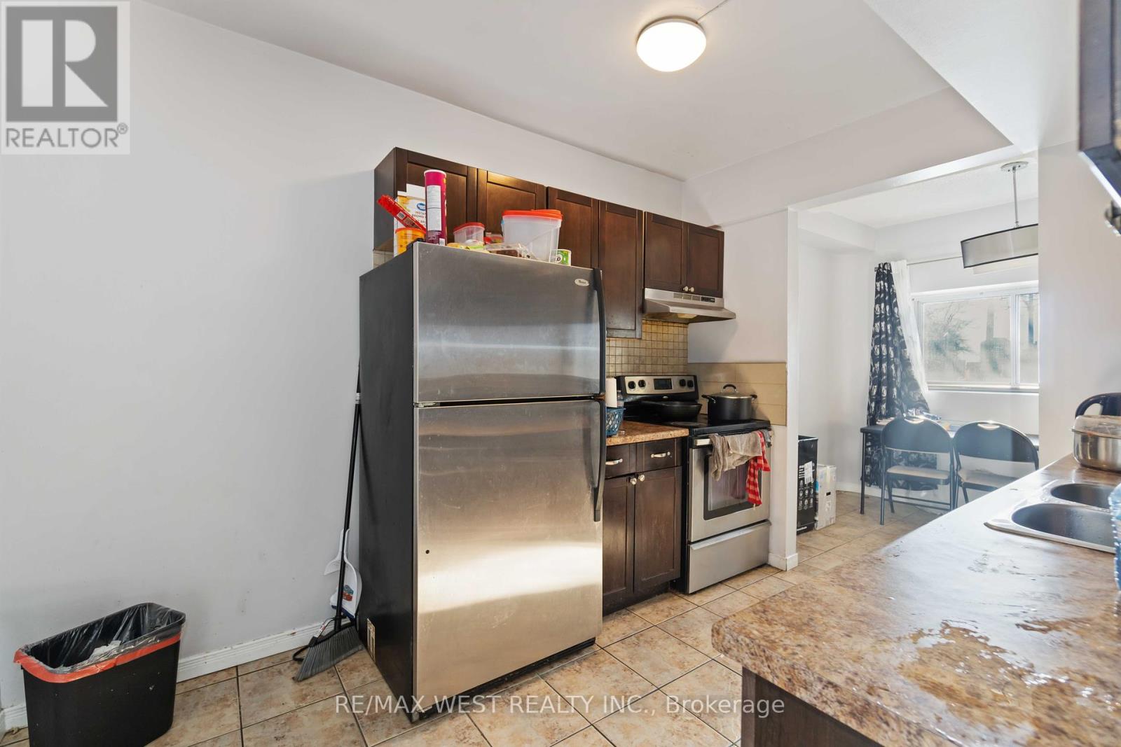 Photo 9 of 90 283 Fairway Road N, Kitchener ON