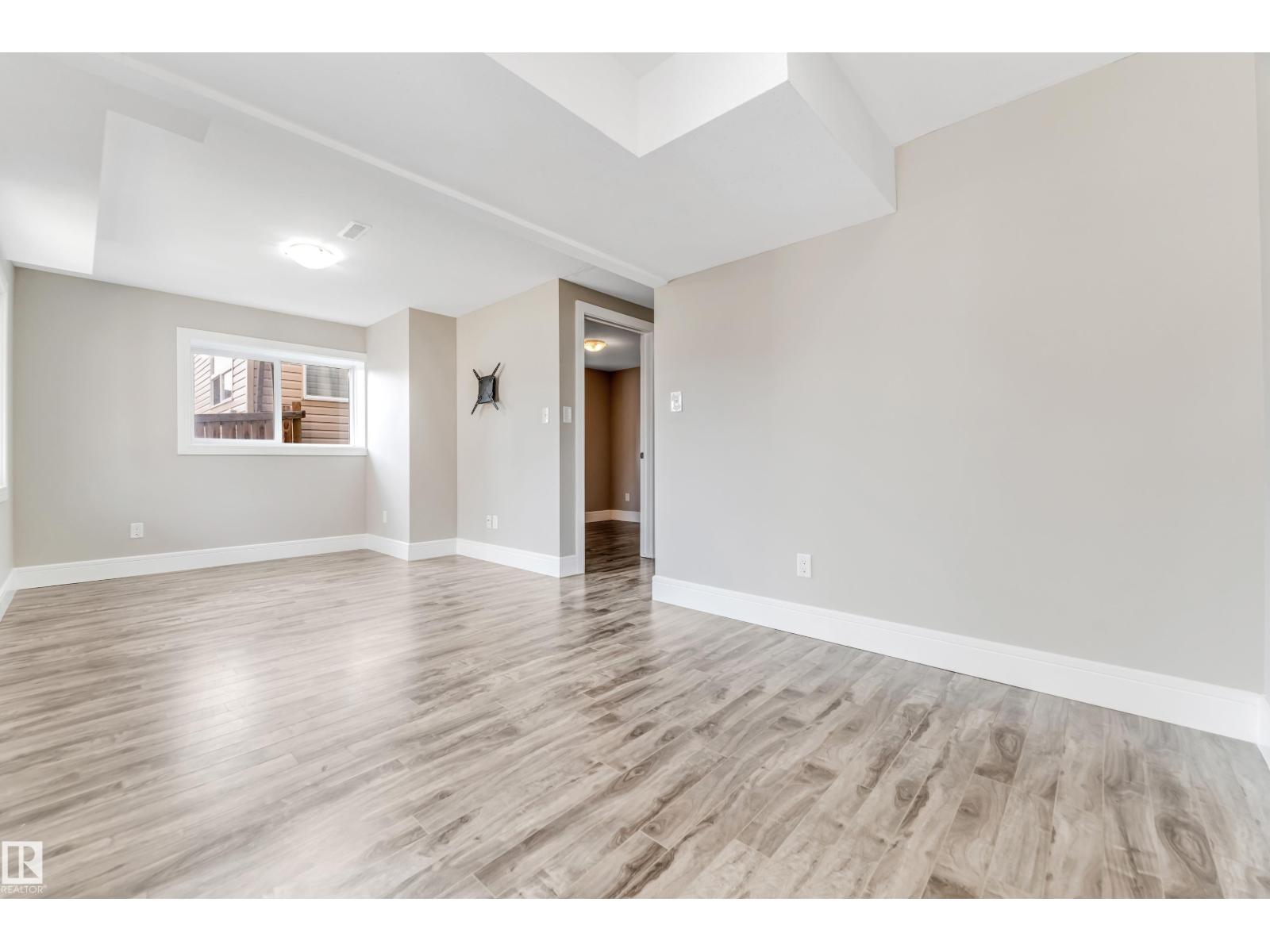 Photo 30 of 2627 12 St Nw, Edmonton AB