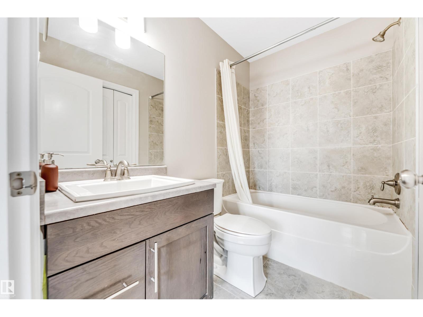 Photo 17 of 2627 12 St Nw, Edmonton AB