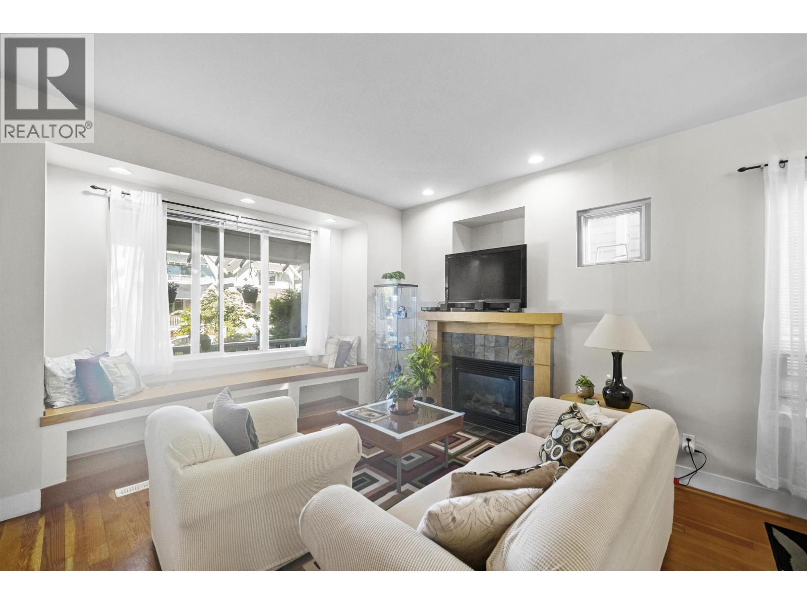 Photo 15 of 284 Furness Street, New Westminster BC