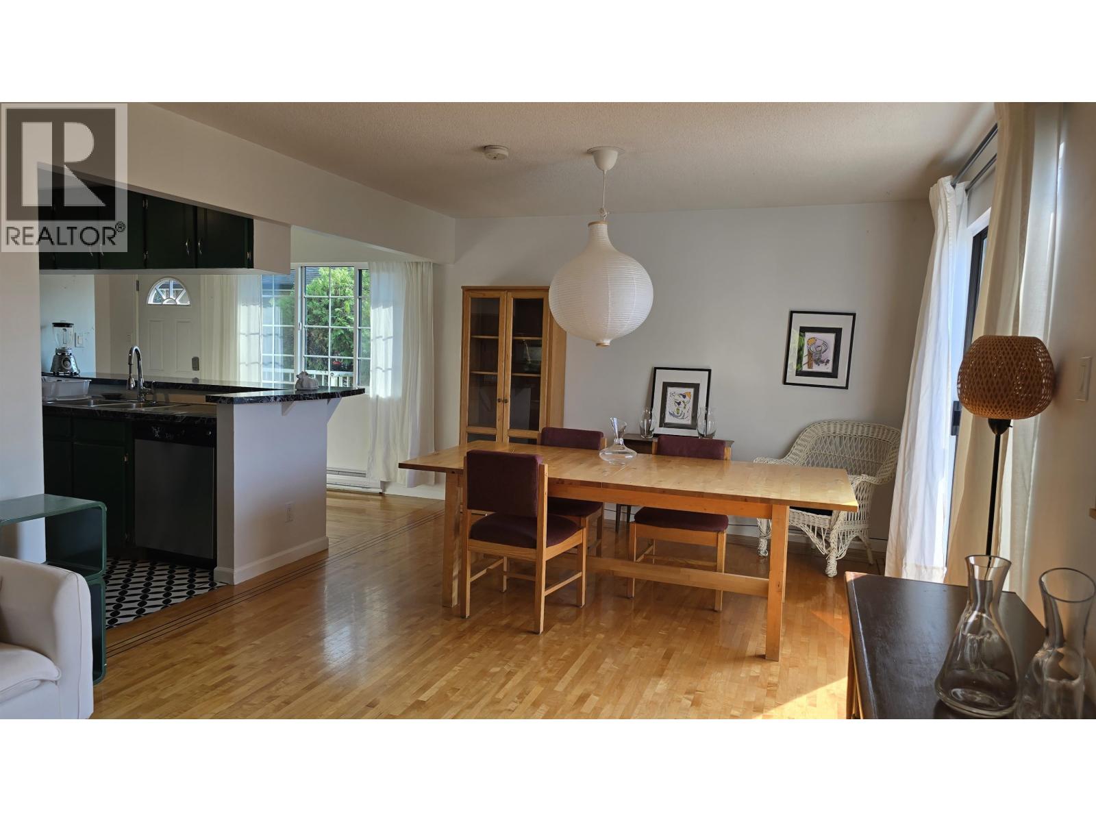 Photo 5 of 1479 Elinor Crescent, Port Coquitlam BC