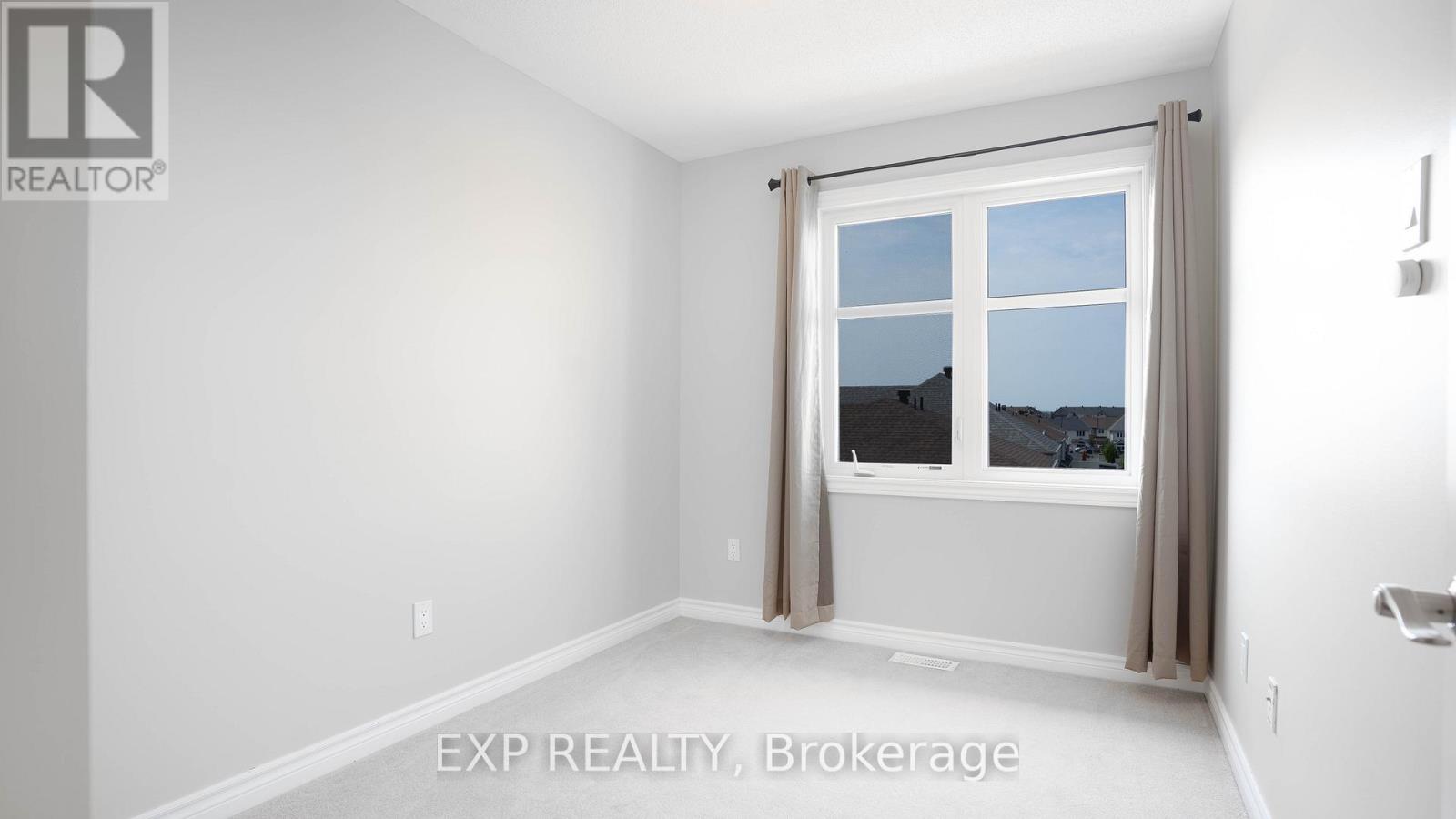Photo 14 of 516 Silvertip Lane, Ottawa ON