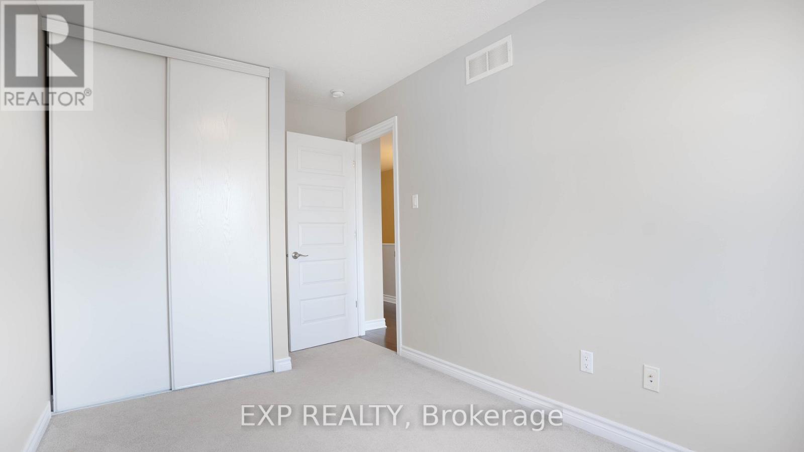 Photo 16 of 516 Silvertip Lane, Ottawa ON