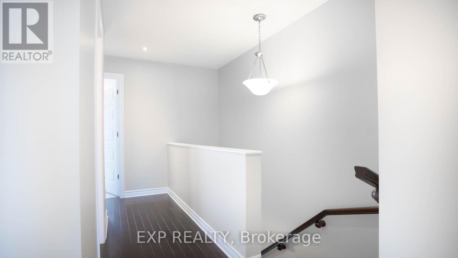 Photo 13 of 516 Silvertip Lane, Ottawa ON
