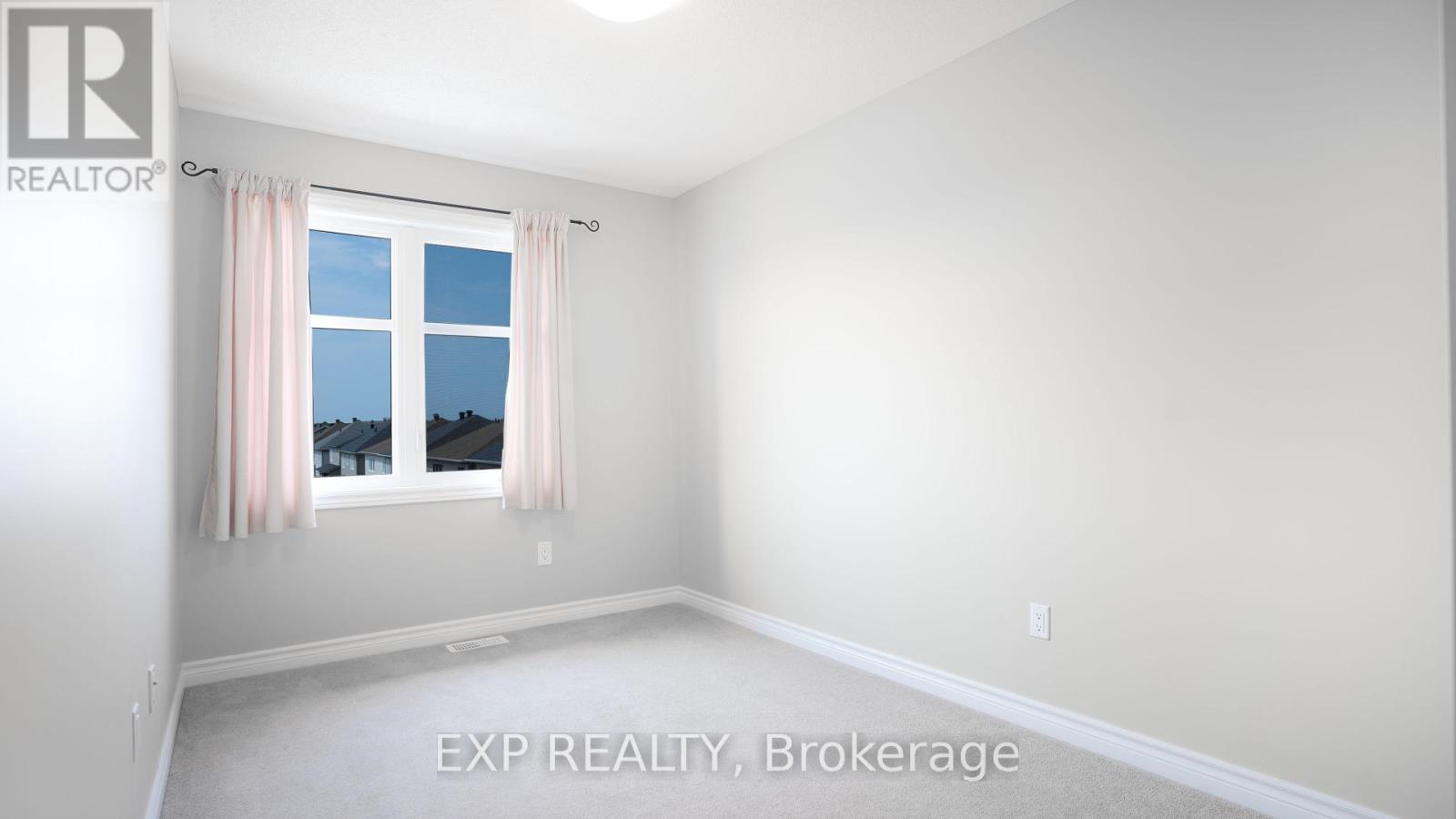 Photo 17 of 516 Silvertip Lane, Ottawa ON