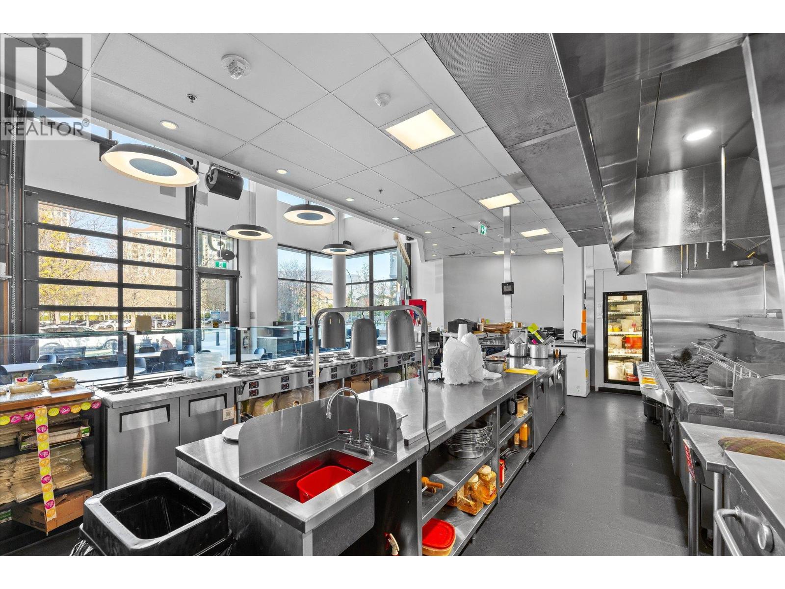  1193 Sunset Drive, Kelowna