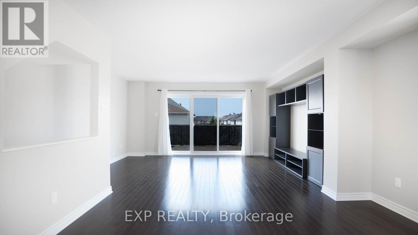 Photo 6 of 516 Silvertip Lane, Ottawa ON