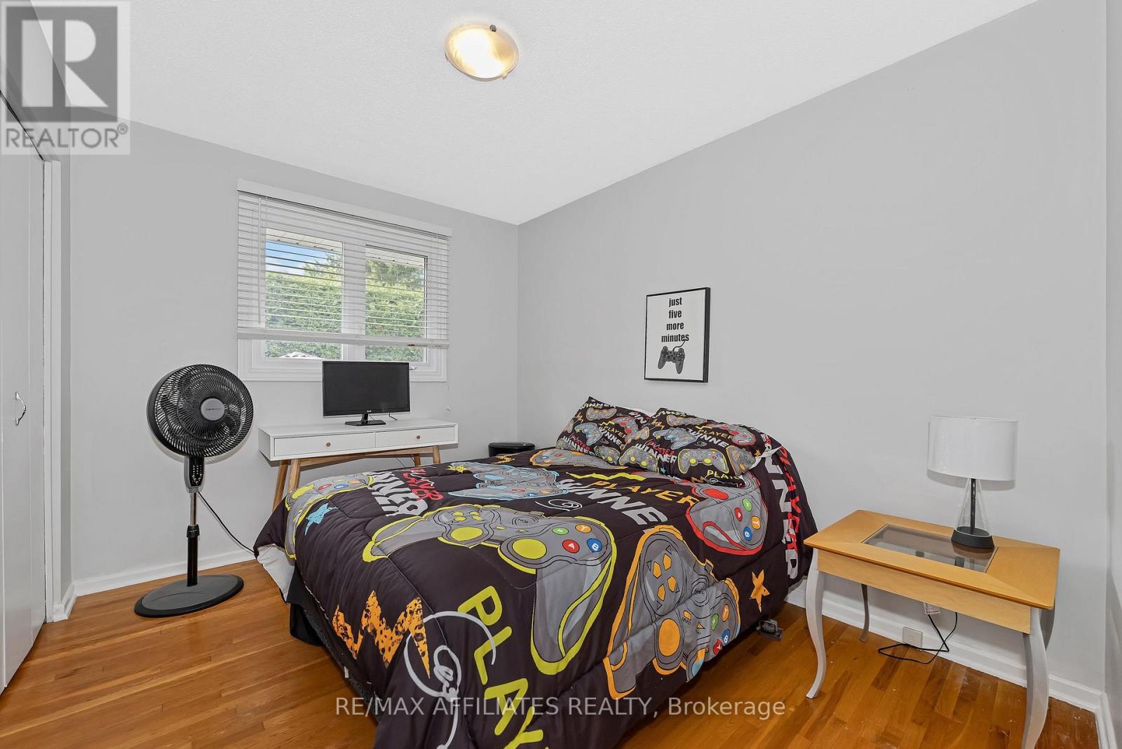 Photo 14 of 11 Tripp Crescent, Ottawa ON