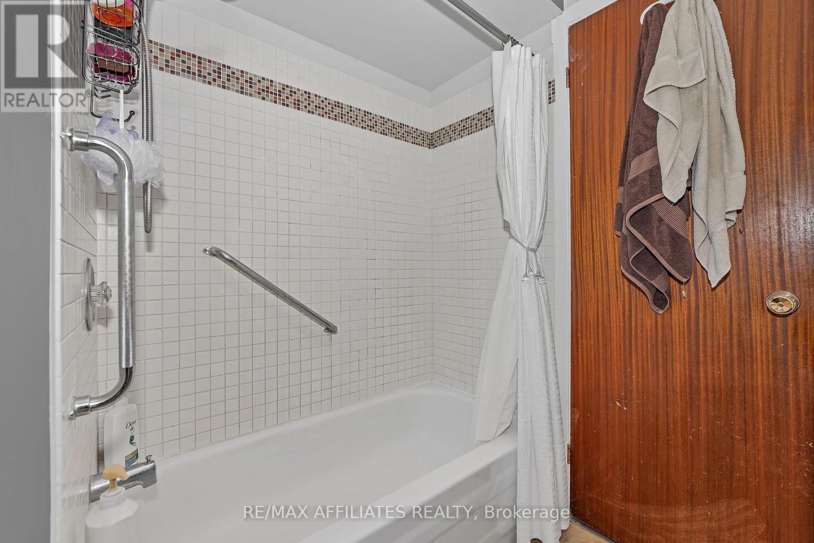 Photo 18 of 11 Tripp Crescent, Ottawa ON