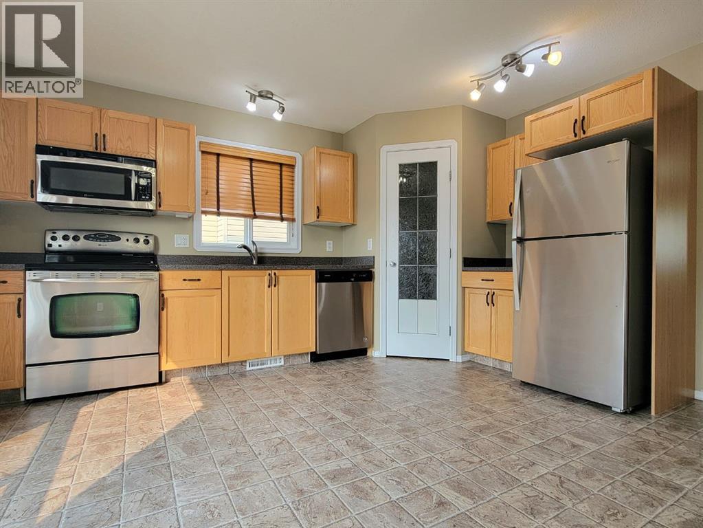 Photo 7 of 6918 88 A Street, Grande Prairie AB
