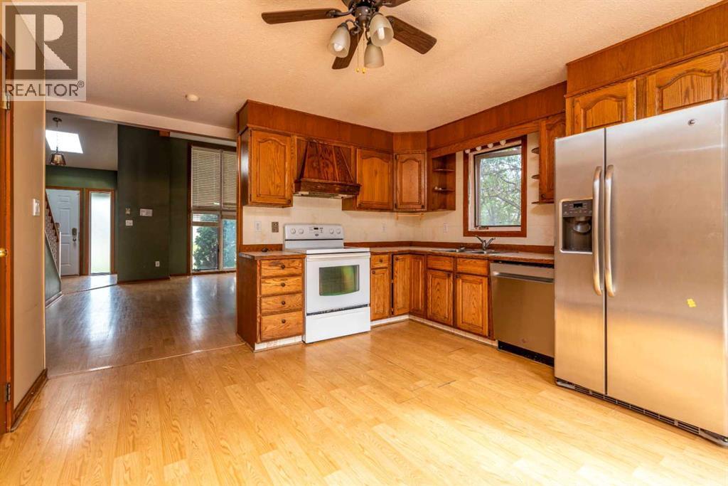 Photo 9 of 3702 57 Avenue, Lloydminster AB
