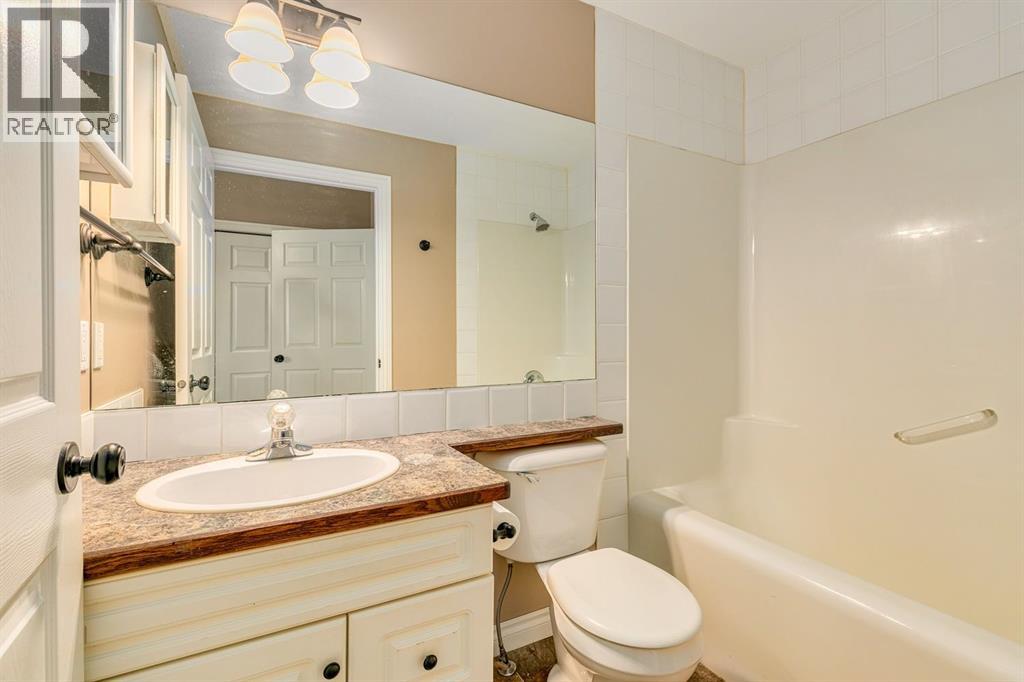 Photo 17 of 204 7 Lineham Avenue, Okotoks AB