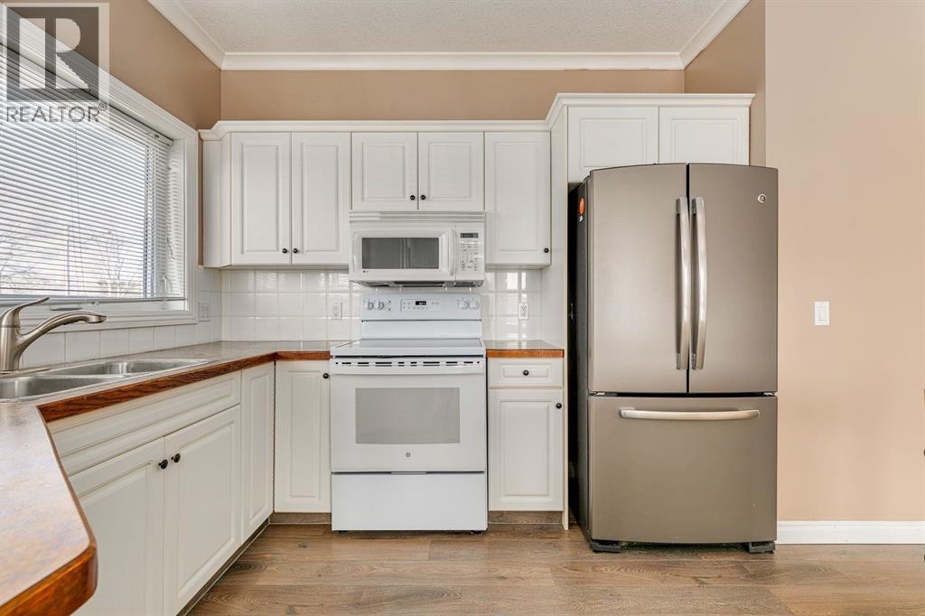 Photo 7 of 204 7 Lineham Avenue, Okotoks AB