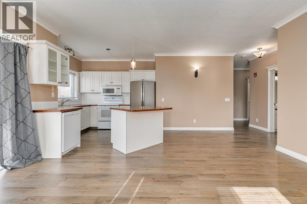 Photo 6 of 204 7 Lineham Avenue, Okotoks AB