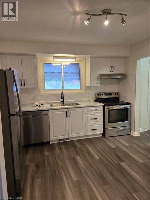 Photo 3 of 21 Idylwood Road, Welland ON