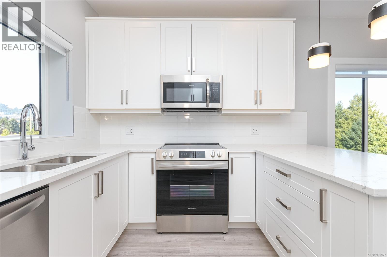 Photo 10 of 406 924 Jenkins Ave, Langford BC