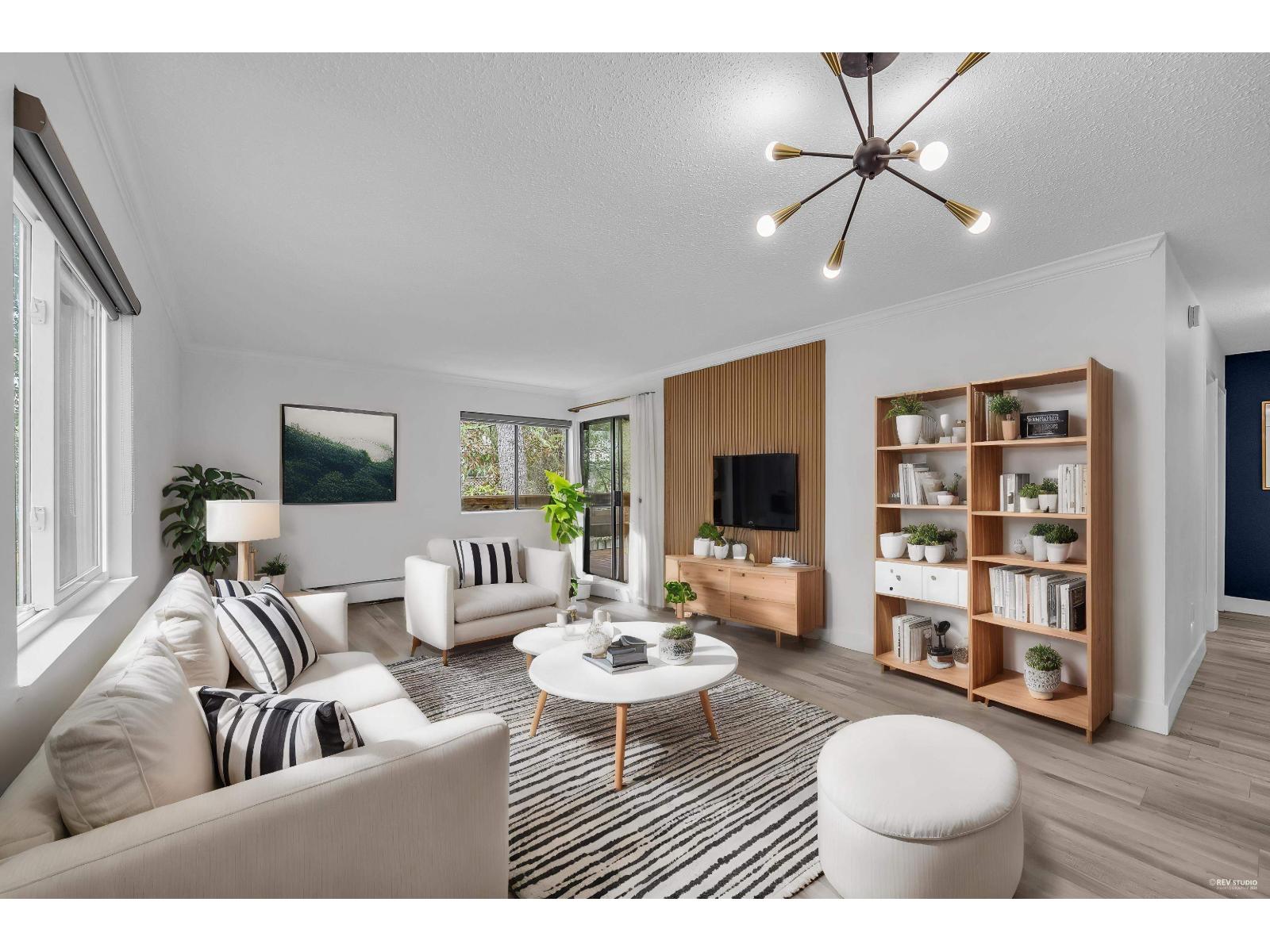 Photo 1 of 102 1555 Fir Street, White Rock BC