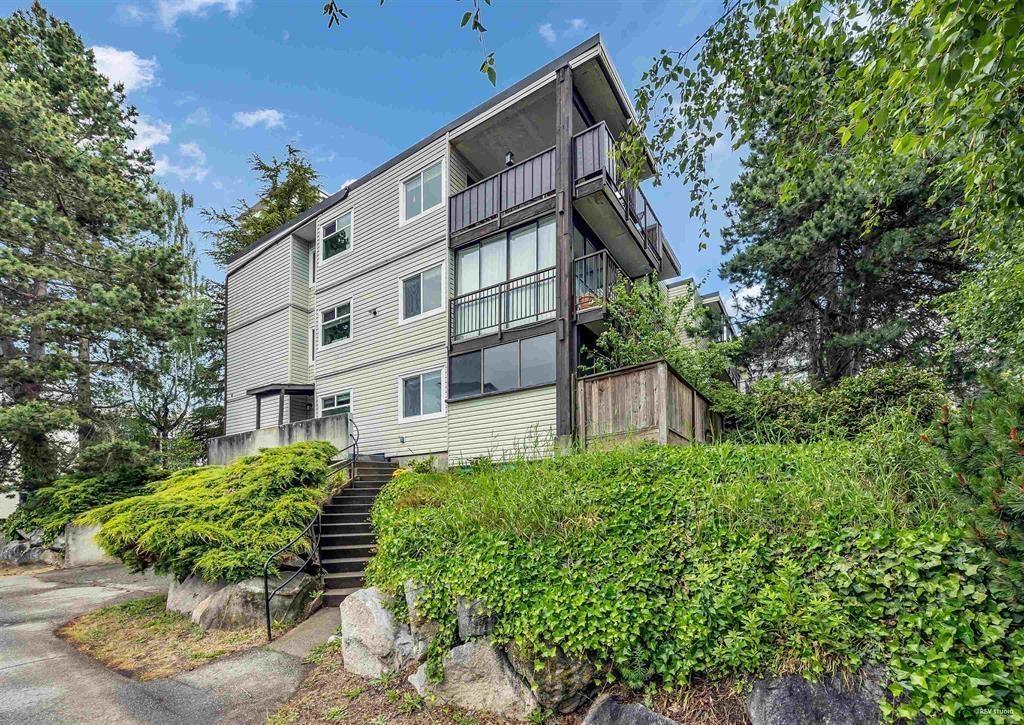 Photo 24 of 102 1555 Fir Street, White Rock BC