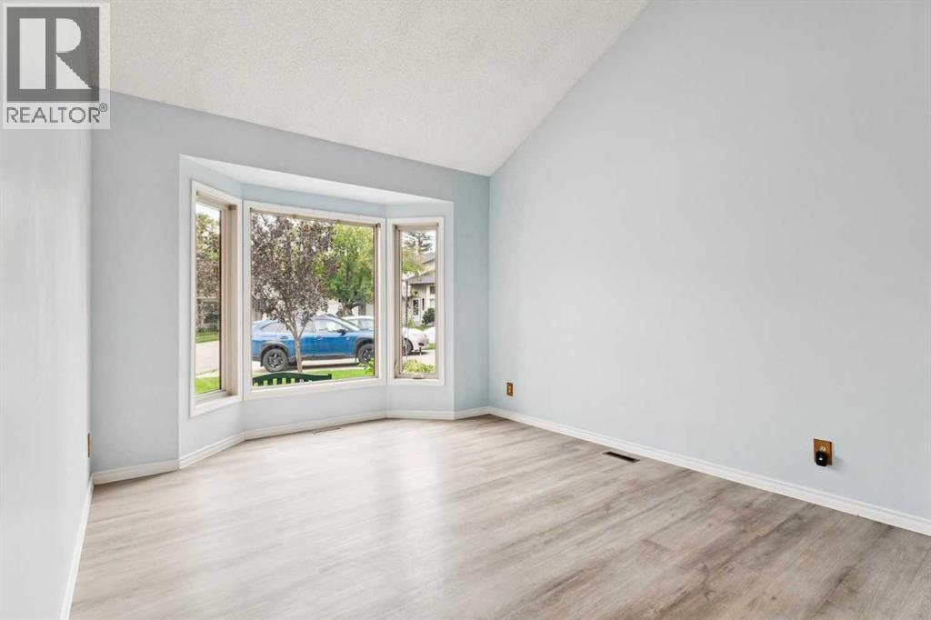 Photo 4 of 131 Macewan Glen Place Nw, Calgary AB