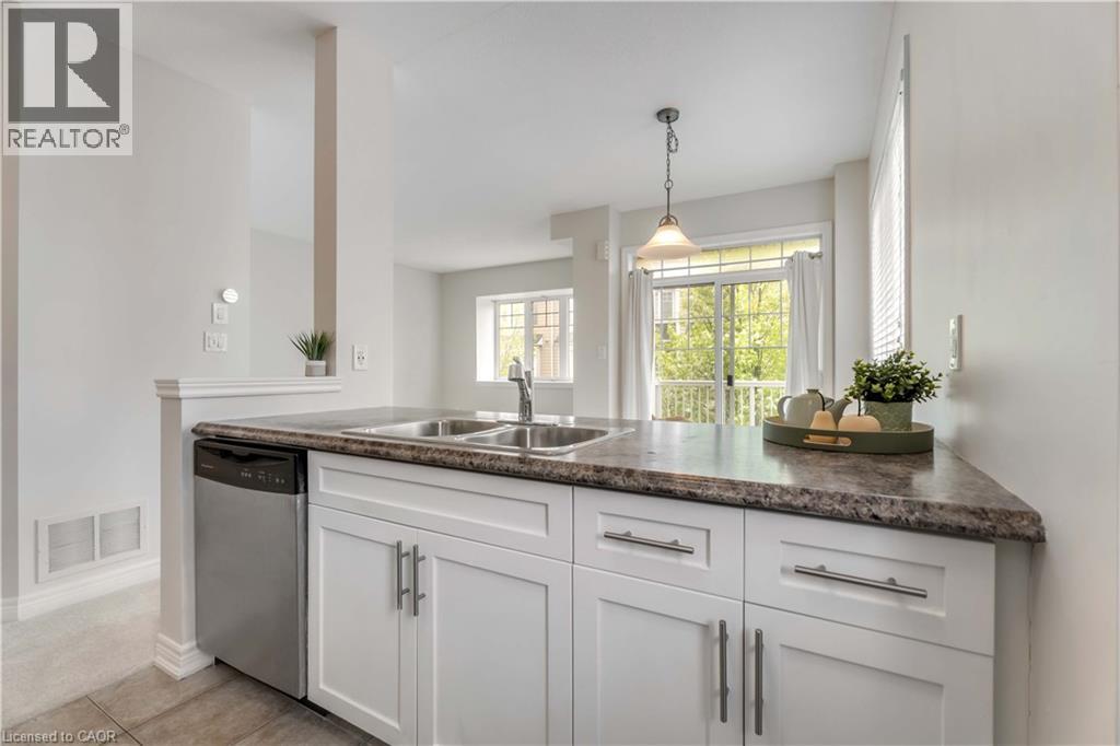 Photo 10 of 337 Beach Boulevard Unit 25, Hamilton ON