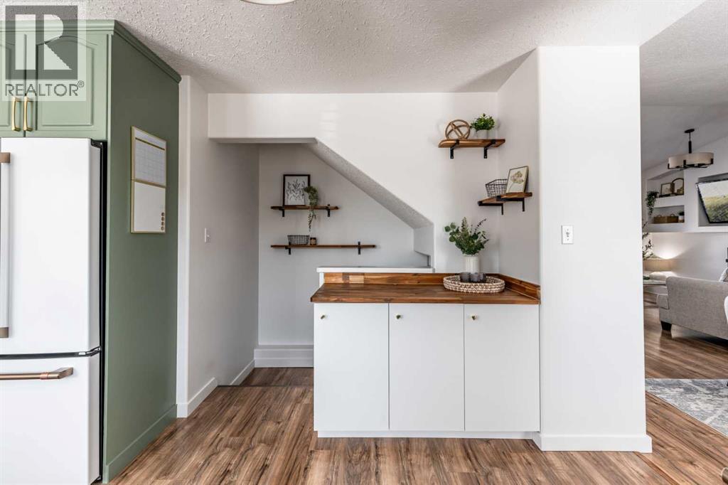 Photo 17 of 129 Sunrise Road Sw, Medicine Hat AB