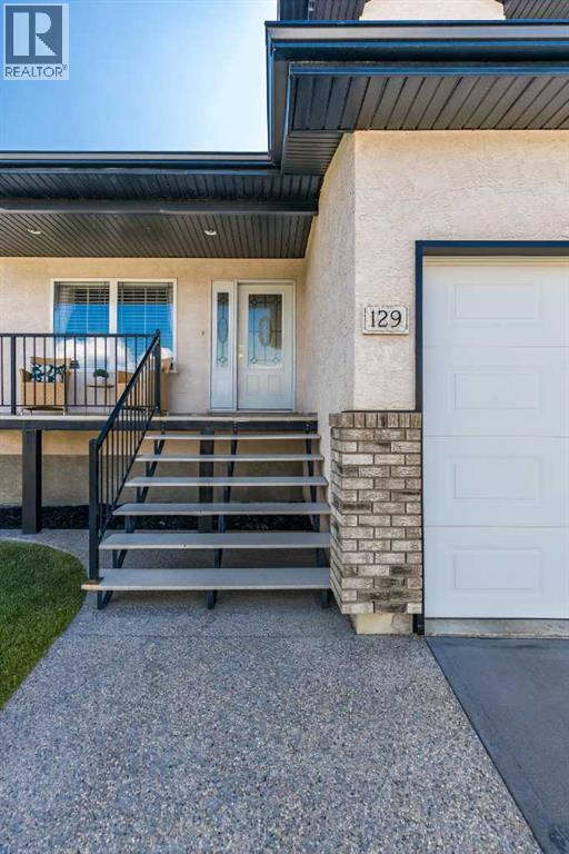Photo 2 of 129 Sunrise Road Sw, Medicine Hat AB