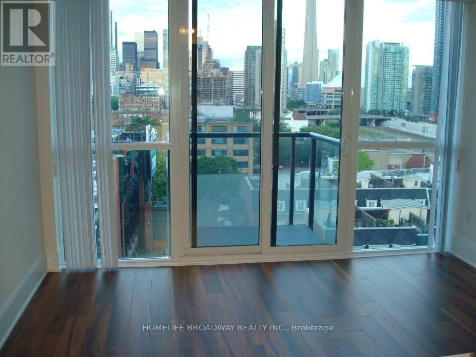 Photo 16 of 916 560 Front Street W, Toronto ON