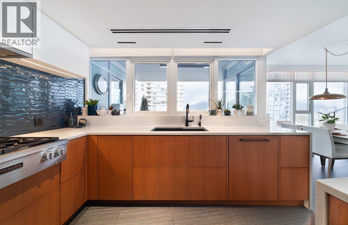 Photo 11 of 1702 1205 W Hastings Street, Vancouver BC