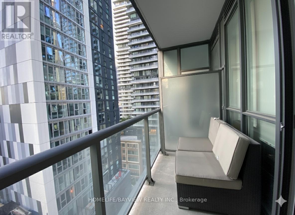 Photo 11 of 1315 88 Blue Jays Way, Toronto ON