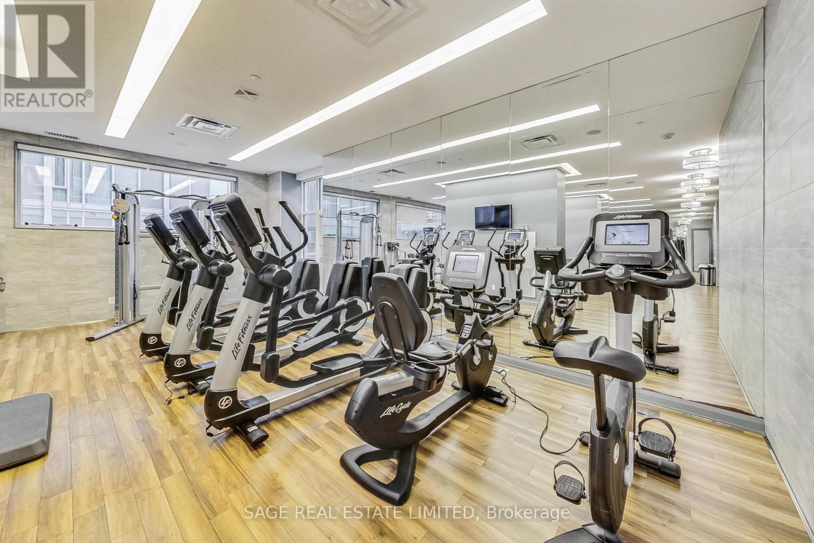 Photo 21 of 320 155 Yorkville Avenue, Toronto ON