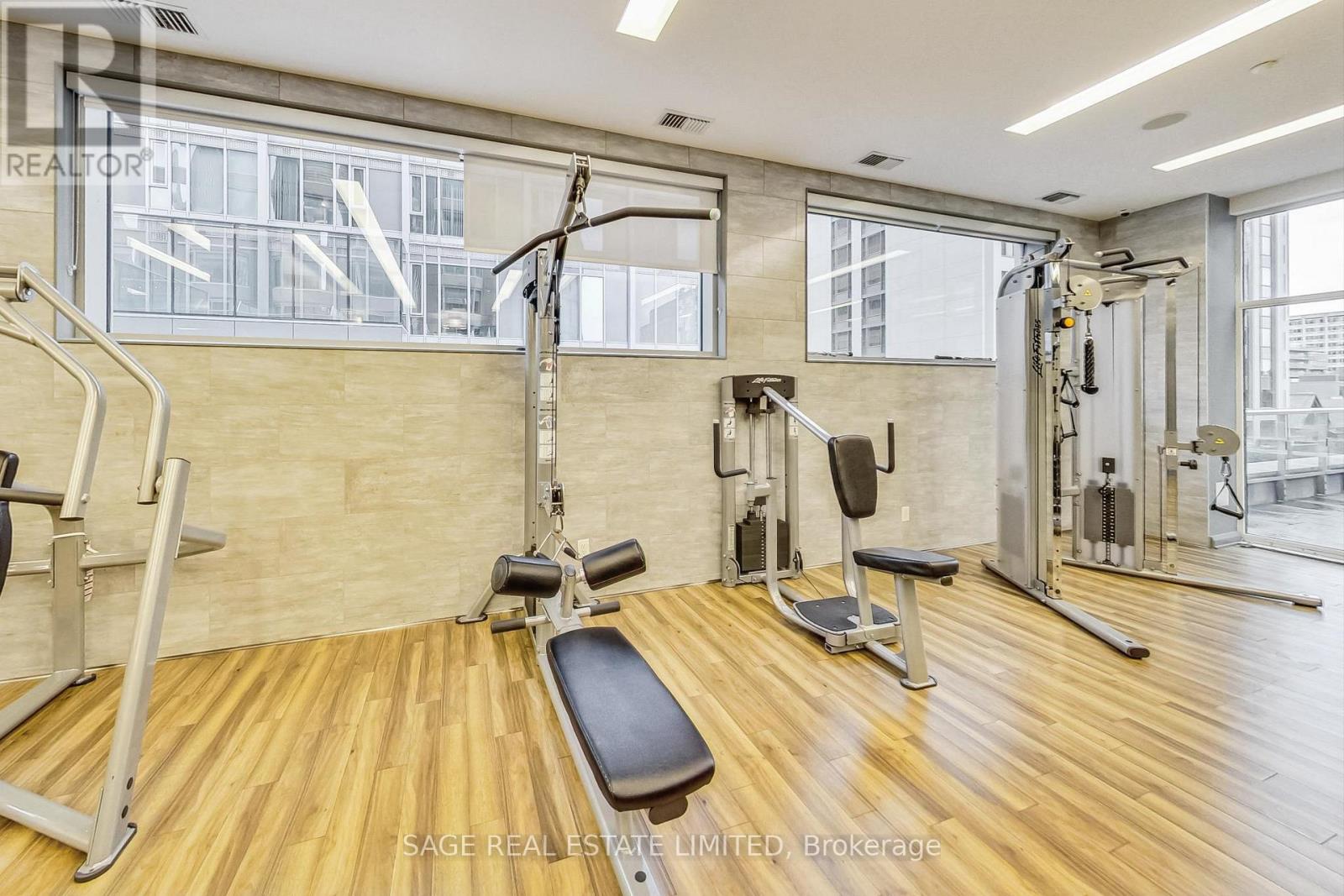 Photo 23 of 320 155 Yorkville Avenue, Toronto ON