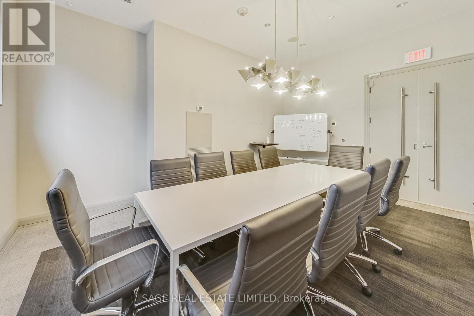 Photo 28 of 320 155 Yorkville Avenue, Toronto ON