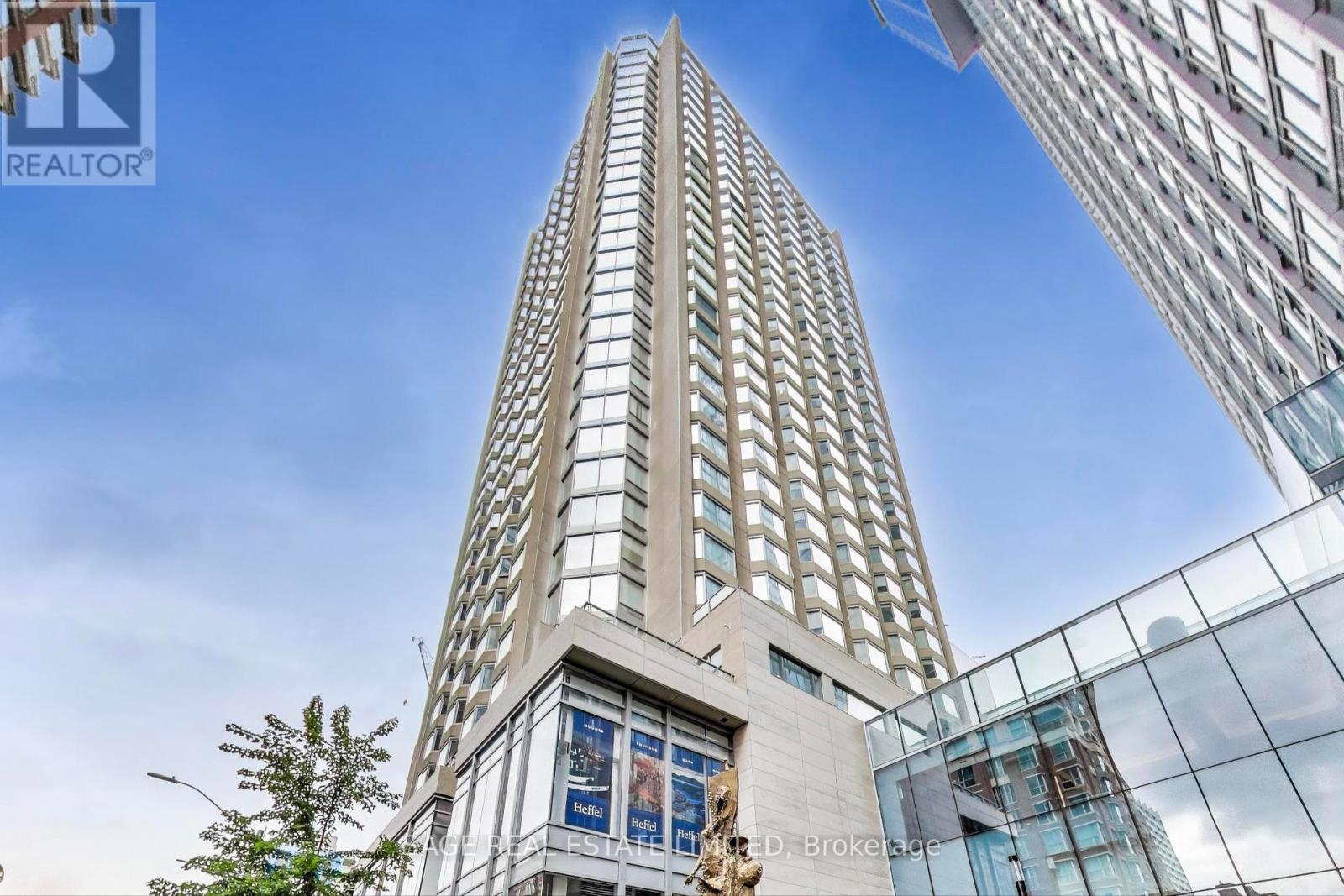 Photo 31 of 320 155 Yorkville Avenue, Toronto ON