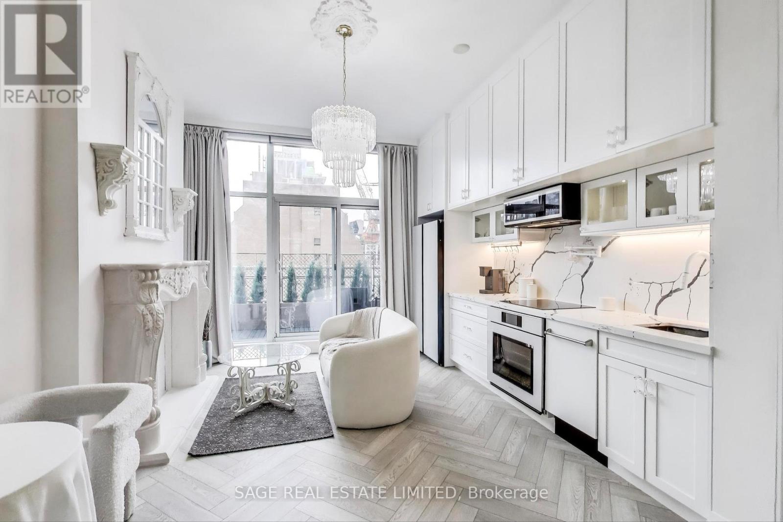 Photo 5 of 320 155 Yorkville Avenue, Toronto ON