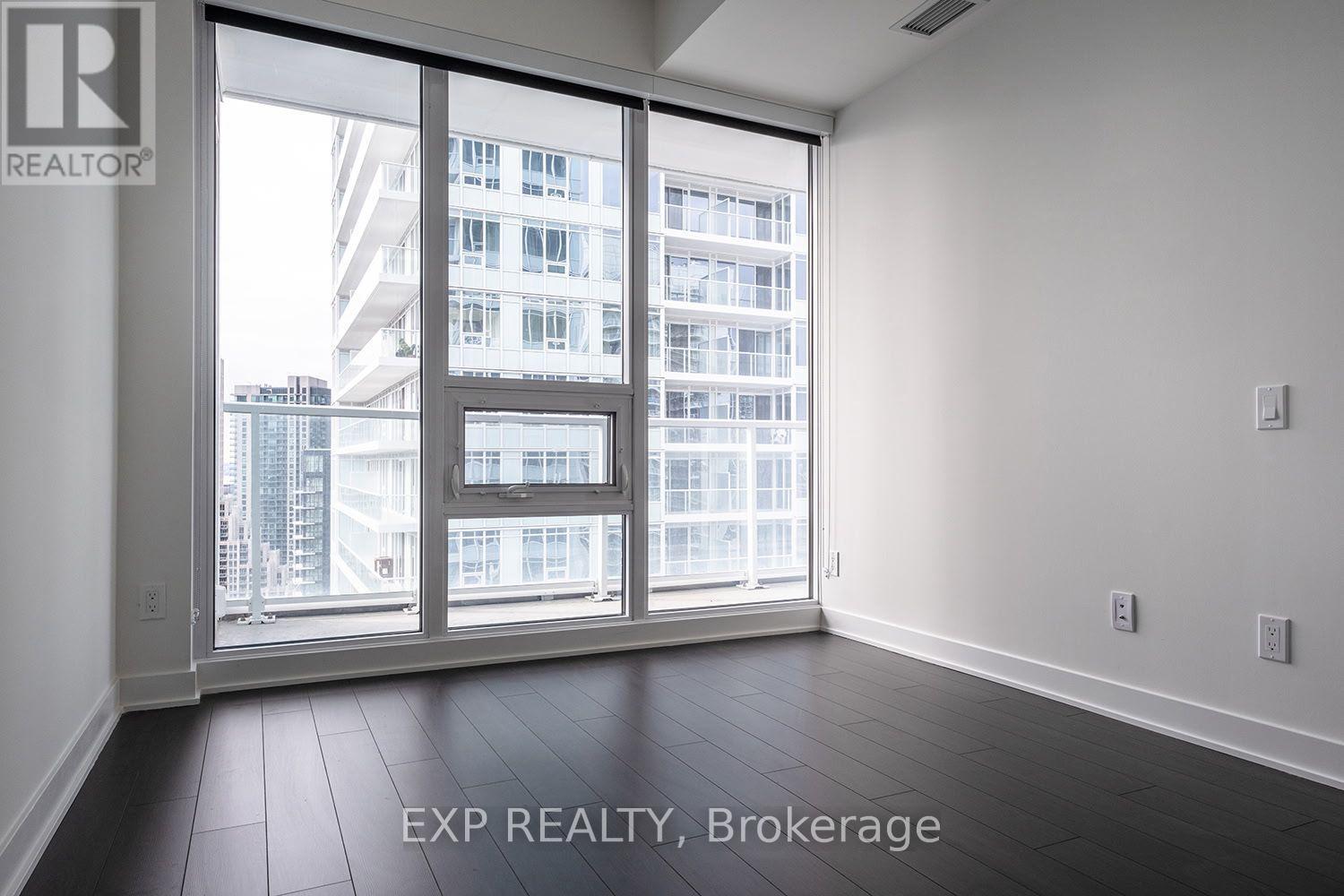 Photo 4 of 3103 17 Bathurst Street, Toronto ON