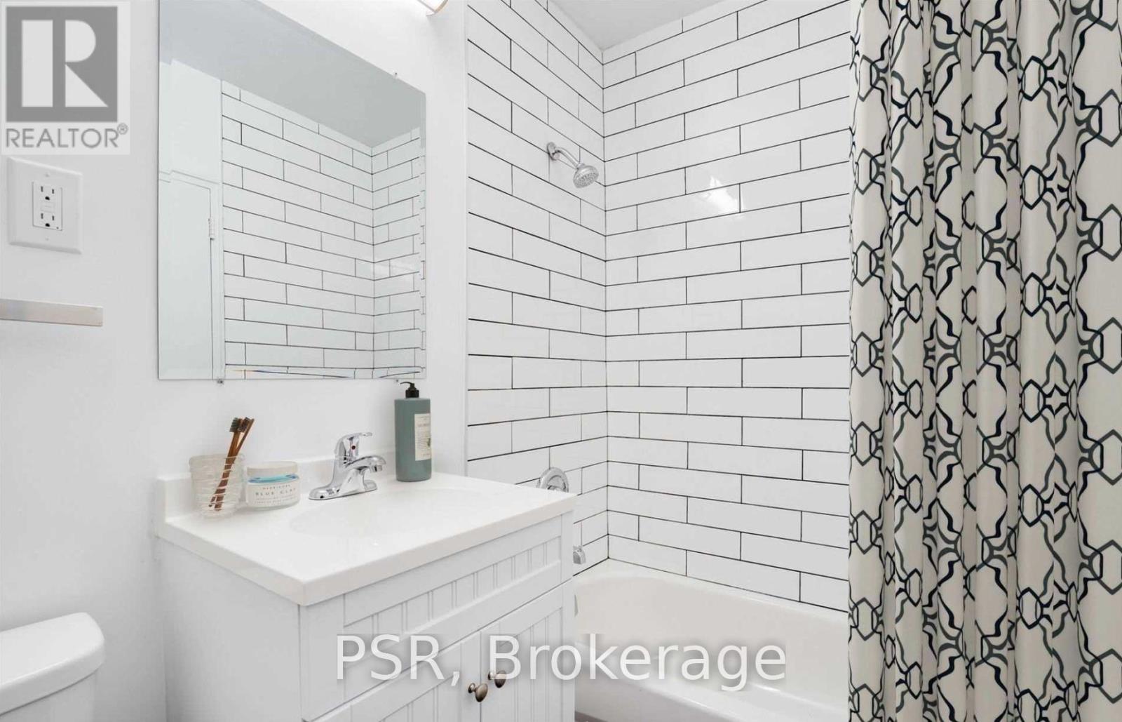 Photo 3 of 509 600 Eglinton Avenue W, Toronto ON
