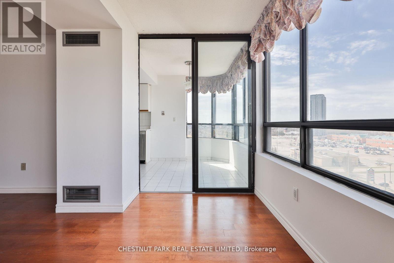 Photo 19 of 1109 7601 Bathurst Street, Vaughan ON