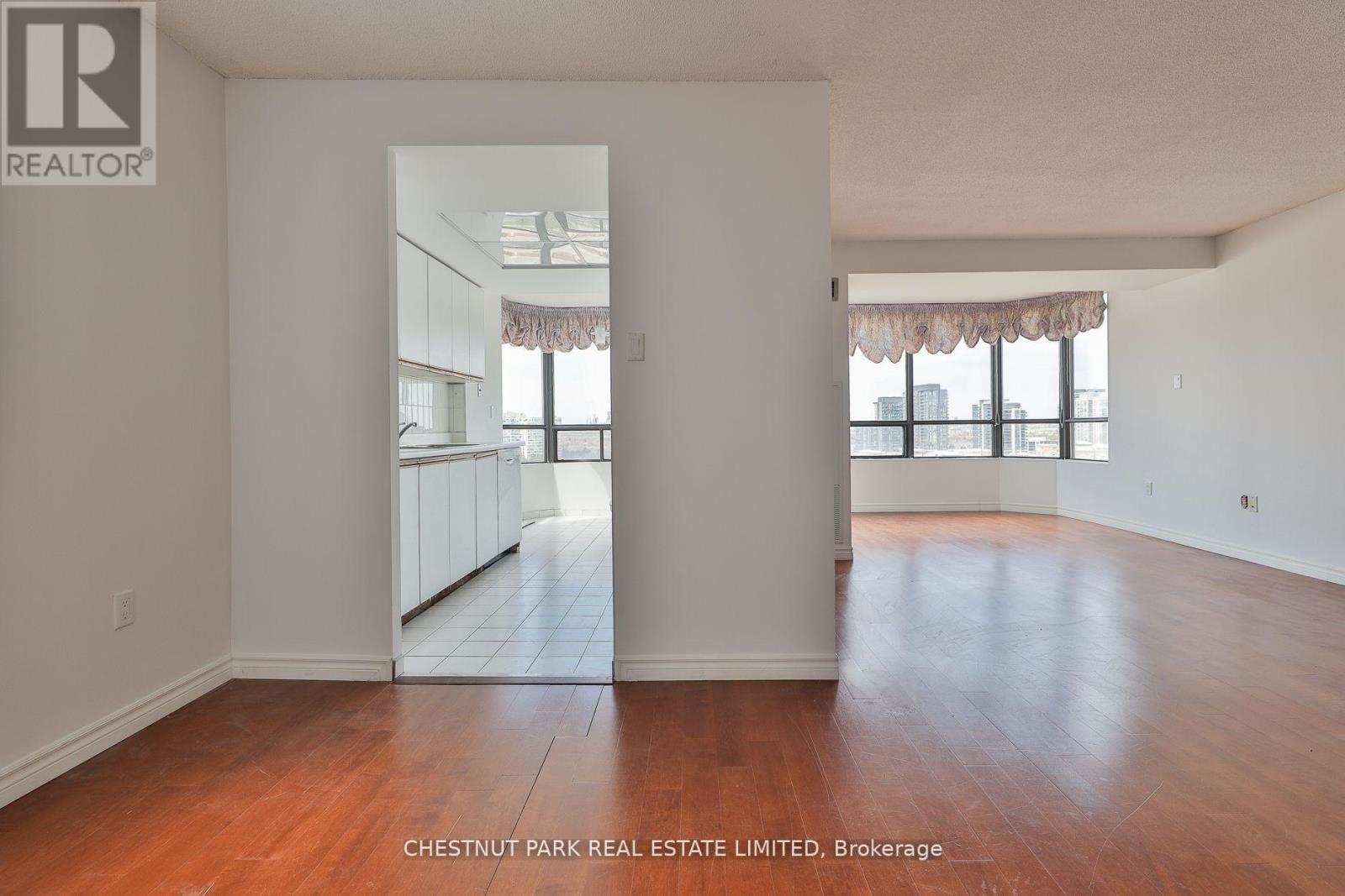 Photo 12 of 1109 7601 Bathurst Street, Vaughan ON