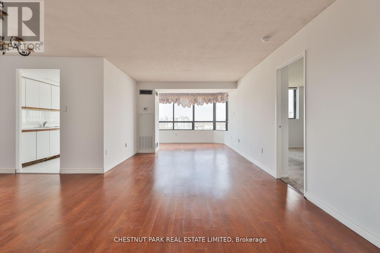 Photo 5 of 1109 7601 Bathurst Street, Vaughan ON