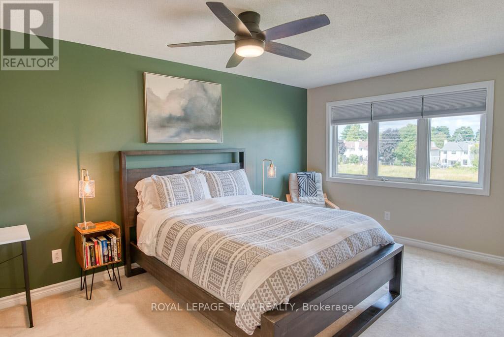Photo 14 of 292 Forestbrook Street, Ottawa ON
