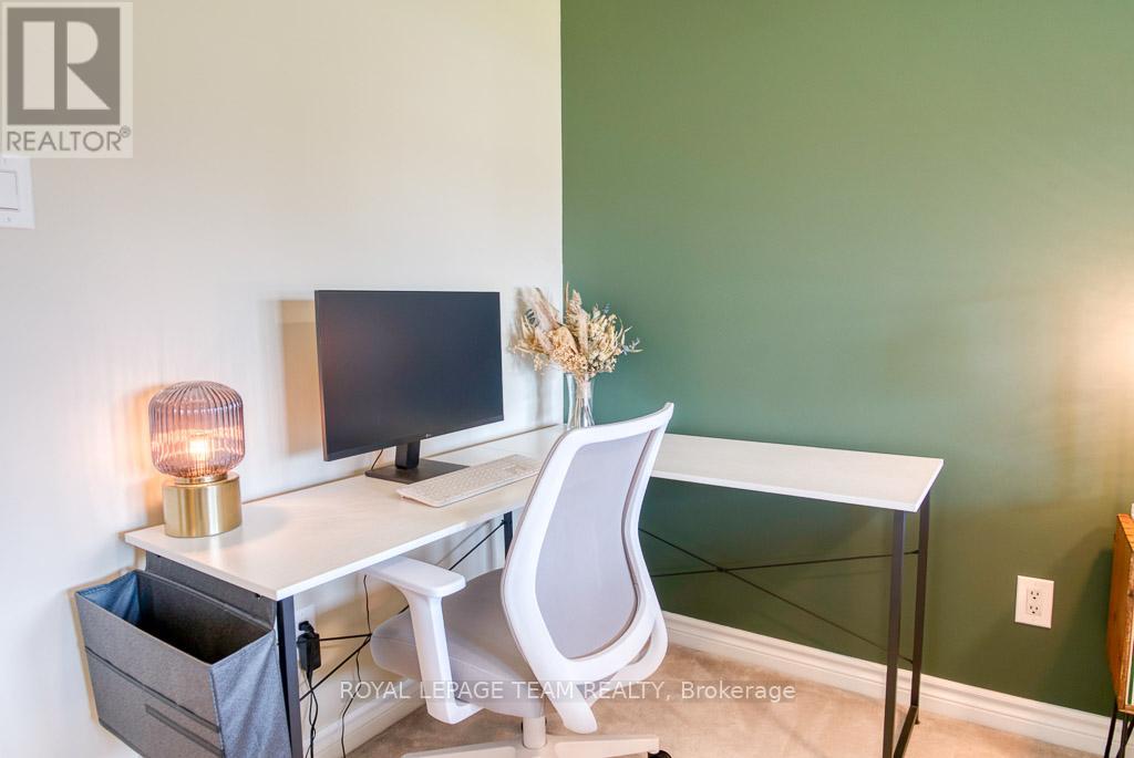 Photo 15 of 292 Forestbrook Street, Ottawa ON