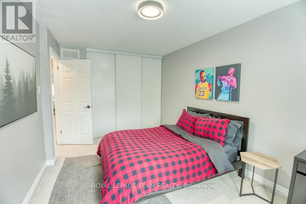 Photo 23 of 292 Forestbrook Street, Ottawa ON