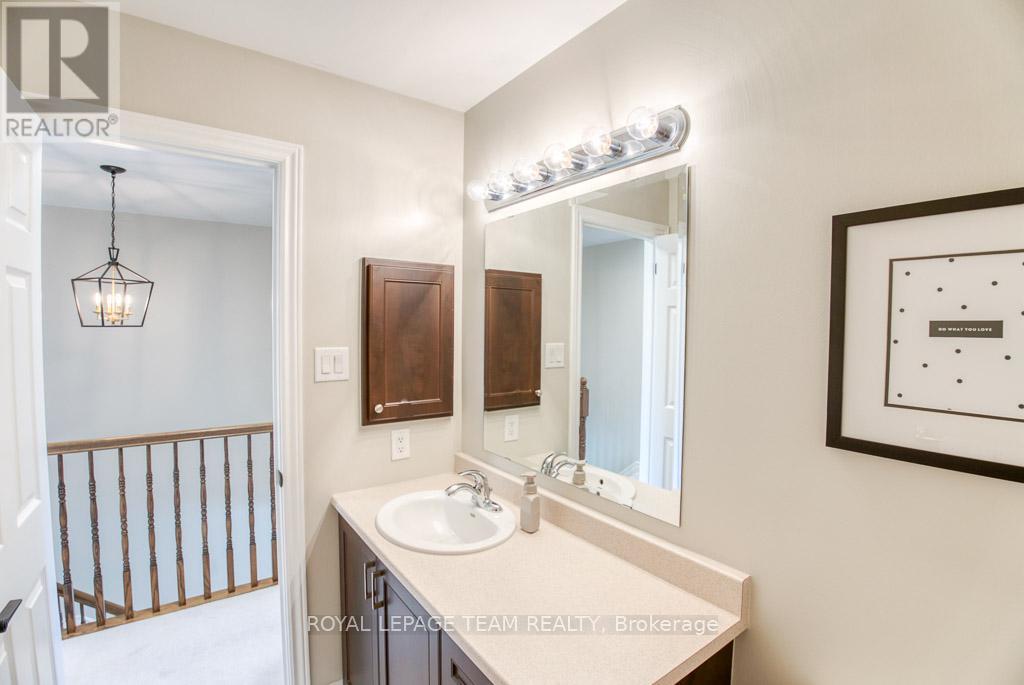 Photo 25 of 292 Forestbrook Street, Ottawa ON